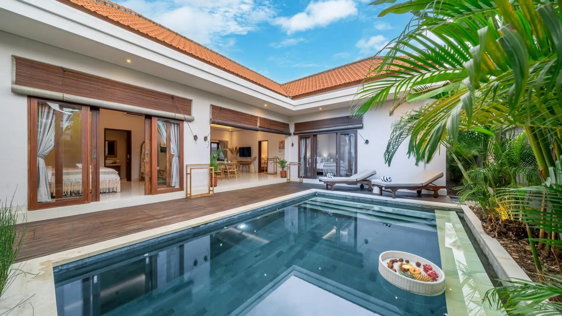 Private Pool, Perfect Location -Your Exclusive 3-Bedroom Villa In Canggu -Book Now! Kerobokan