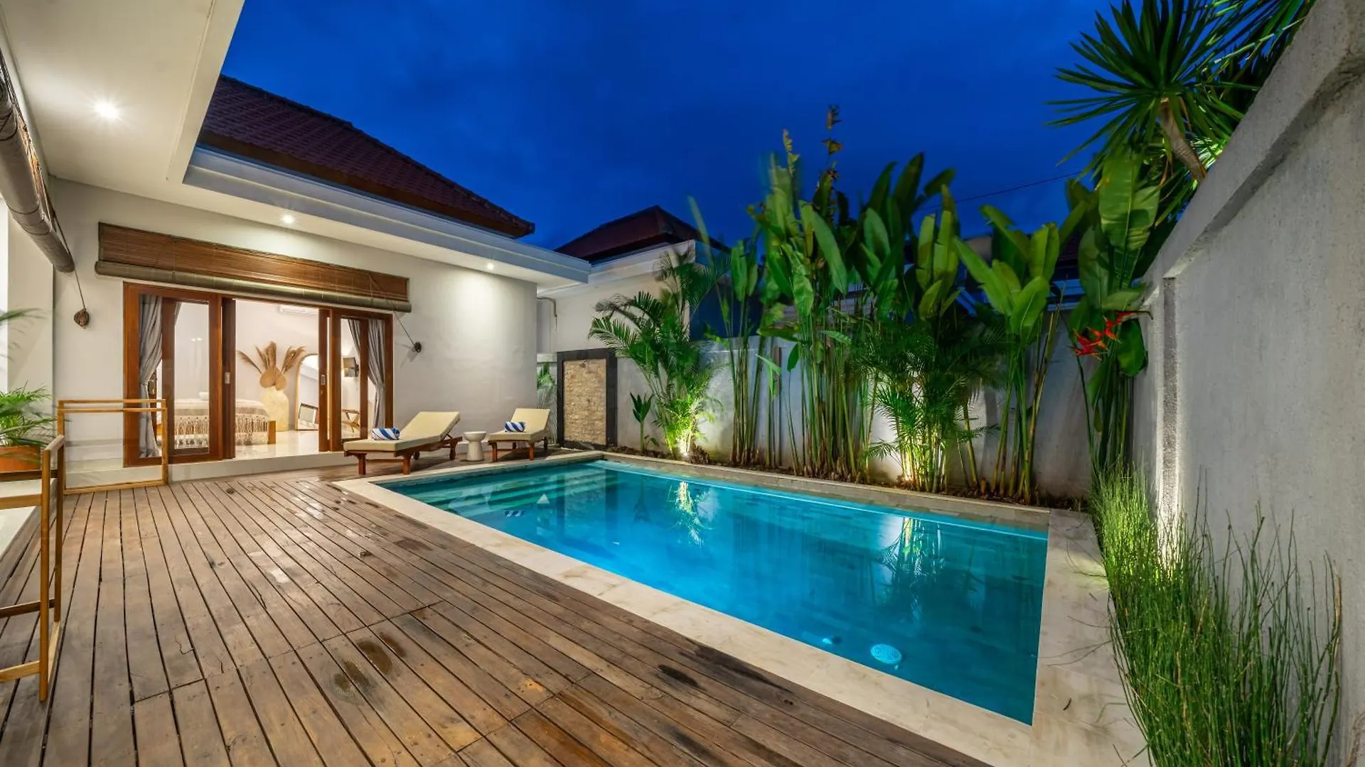 Private Pool, Perfect Location -Your Exclusive 3-Bedroom Villa In Canggu -Book Now! Kerobokan 0*,